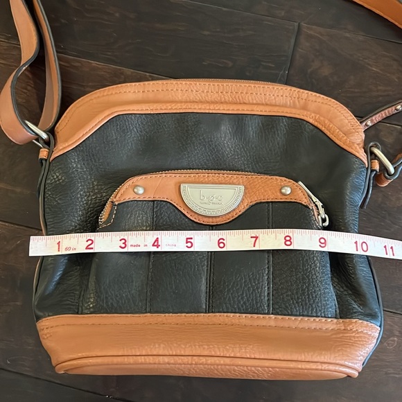 Born BOC pebbled leather two tone crossbody - Picture 16 of 16